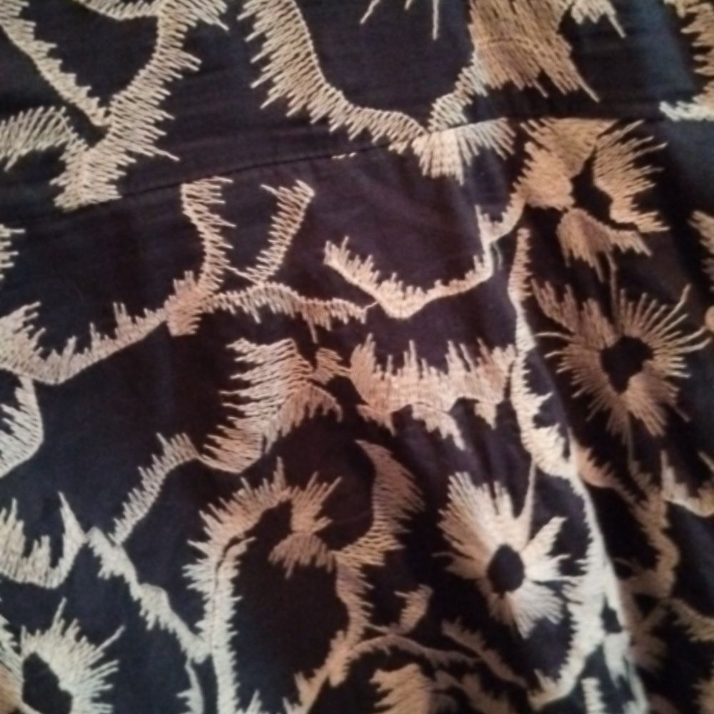 Banana Republic Criss Cross Embroidered Dress - Medium - Picture 4 of 6